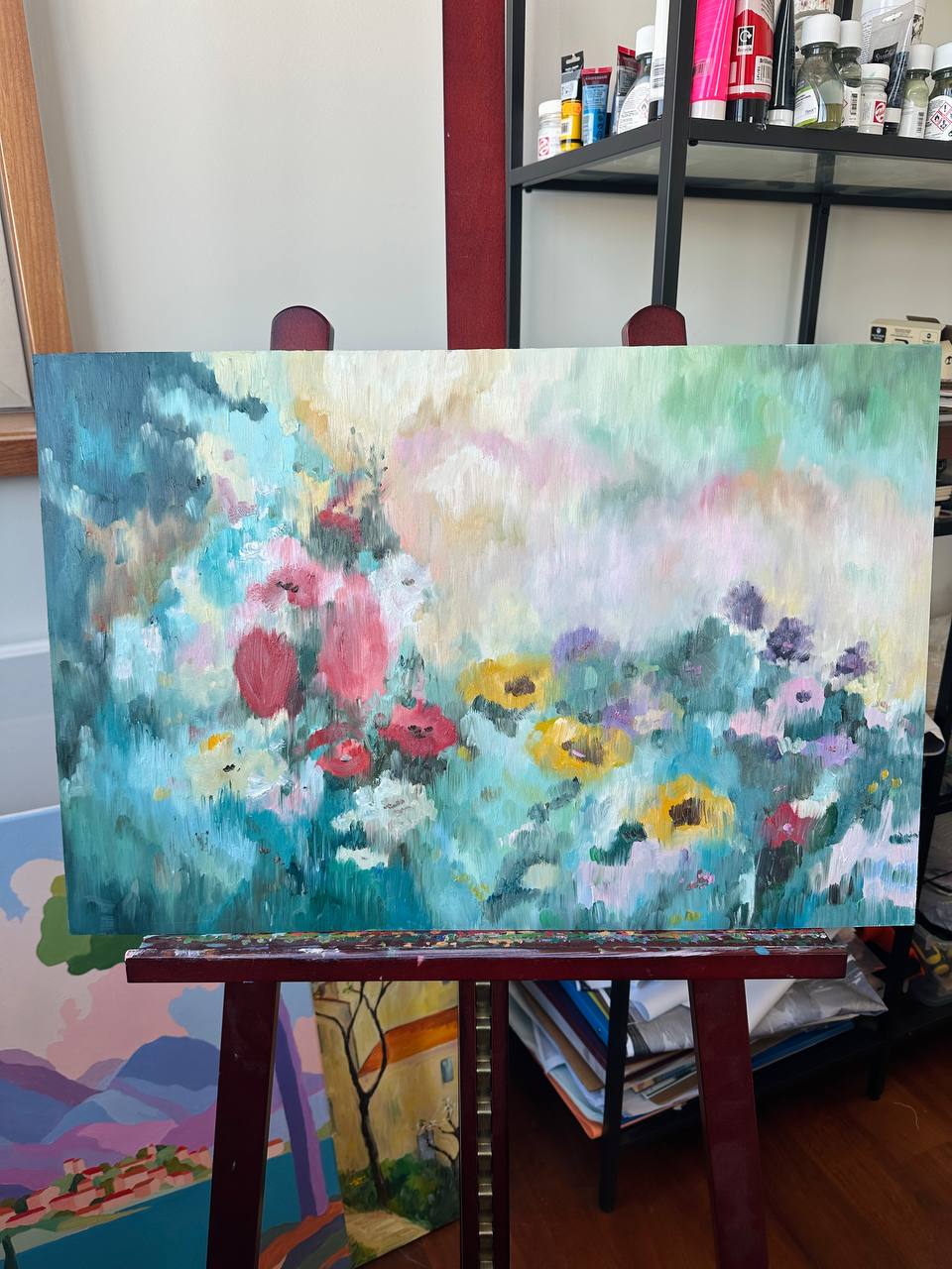 Blumenstrauß in einer weißen Vase